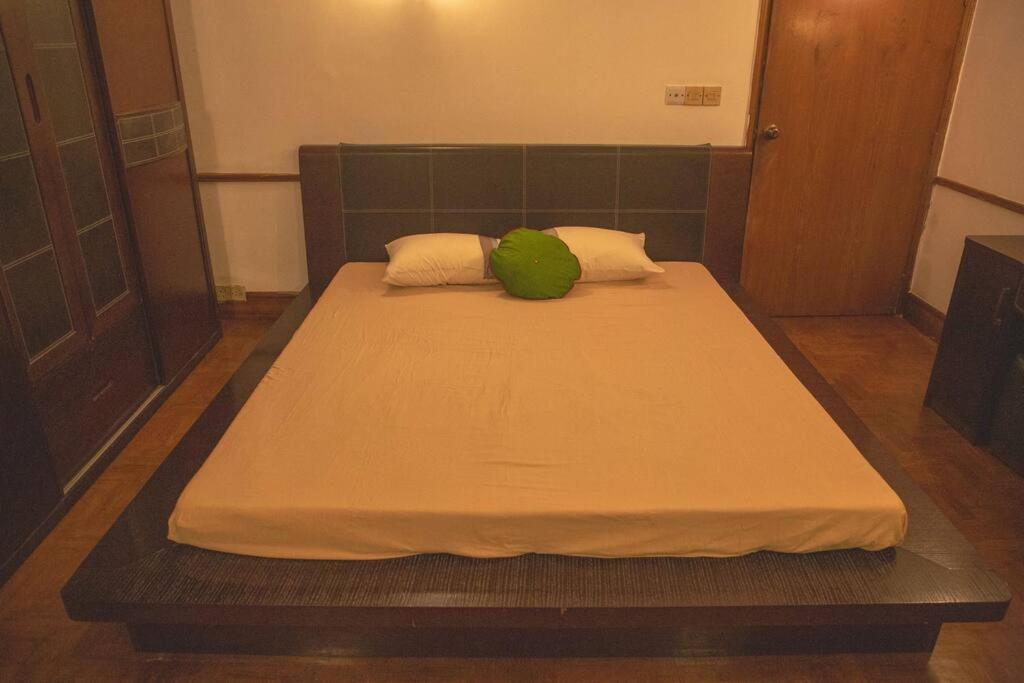 Bedroom In A Vintage Serviced Apartment Dhaka Exterior photo